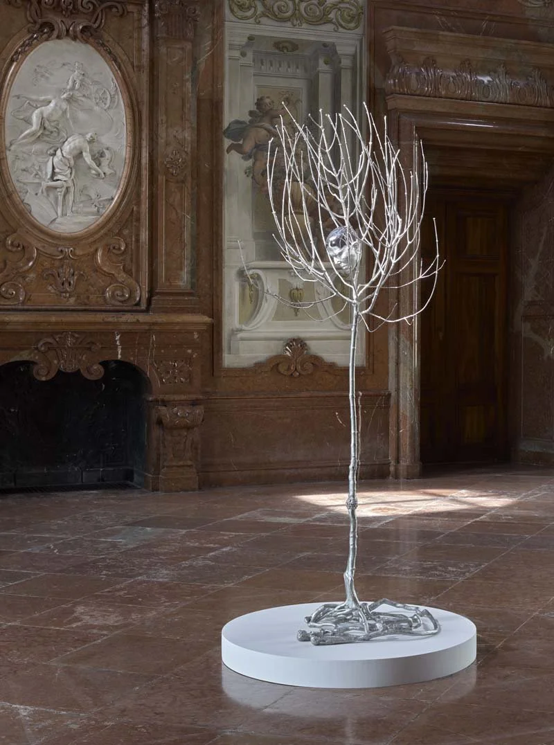  ‘Head in Tree’ 2006-08, Stainless steel, 2/3, edition of 3 + 1 AP 105 x 42 x 37 in (266.7 x 106.68 x 93.98 cm) Courtesy the Belvedere Museum, Vienna © photo by Johannes Stoll 