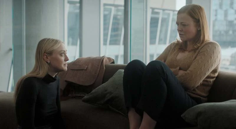  Dakota Fanning as Jenny, Sarah Snook as Marissa Irvine Courtesy of Peacock 