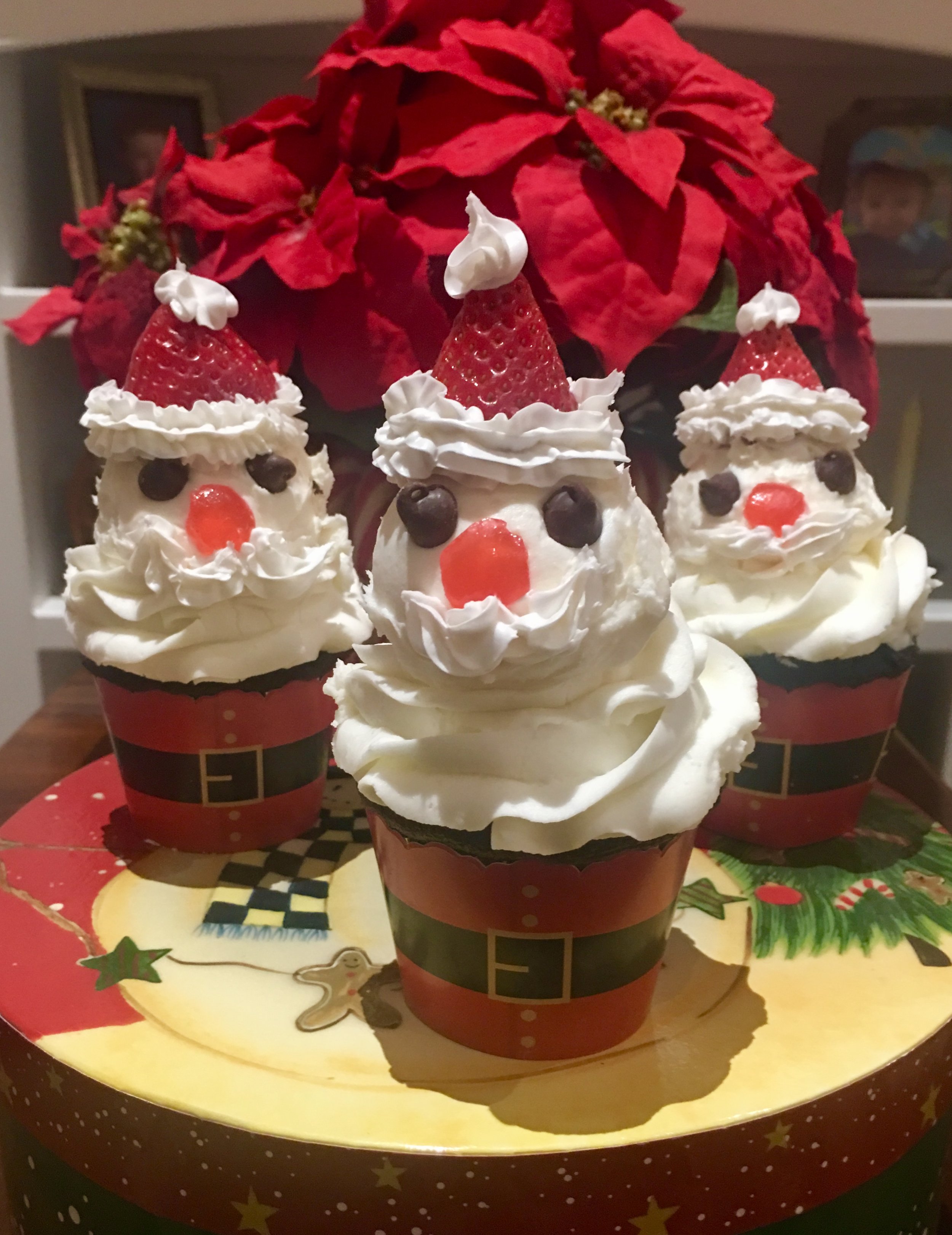Santa Claus Vanilla Cake | Winni.in