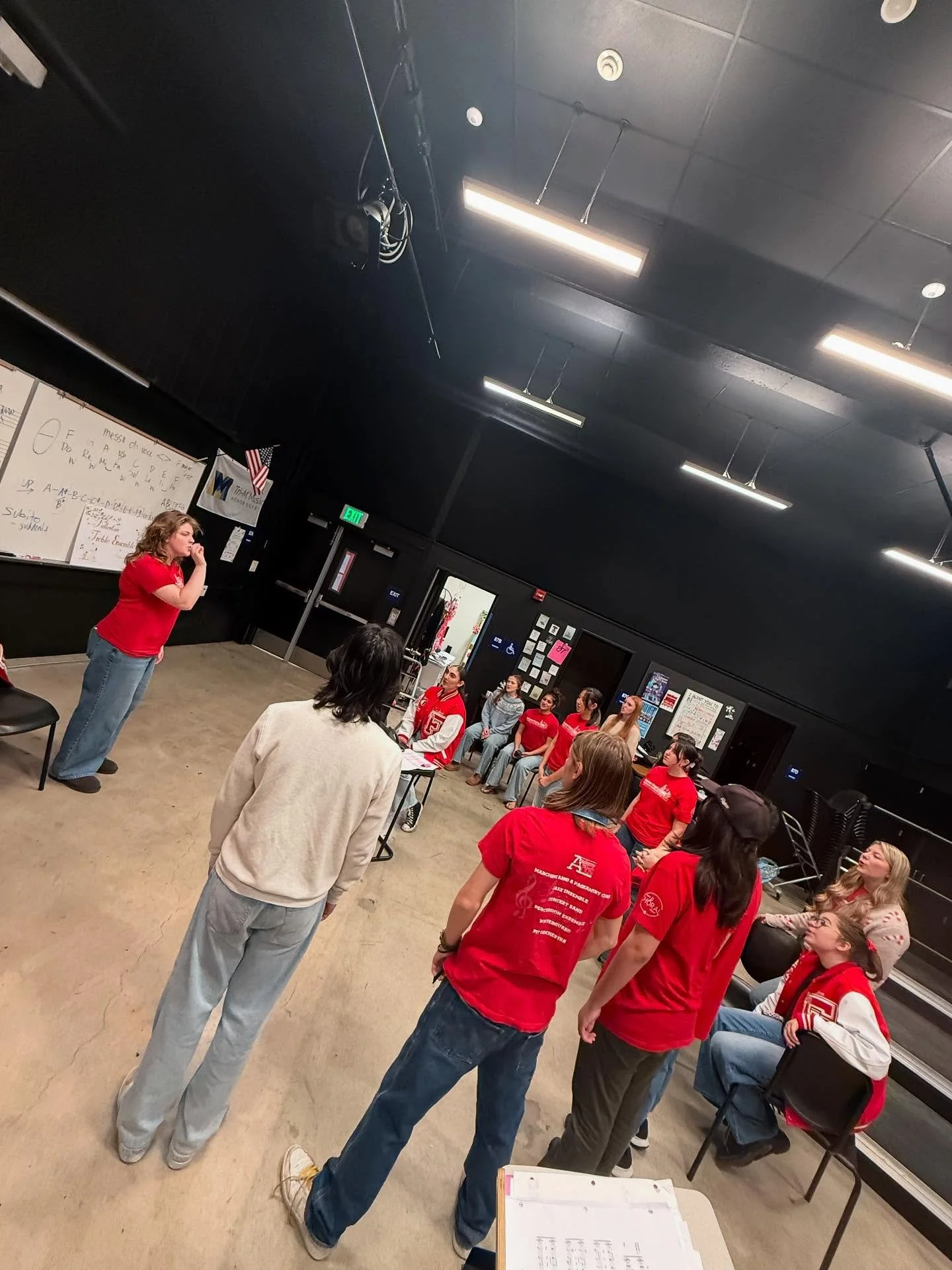 Scenes from the choir room this morning! We enjoyed sharing our voices with our phone grams&hellip;thank you for all who ordered 💚Happy Holidays!