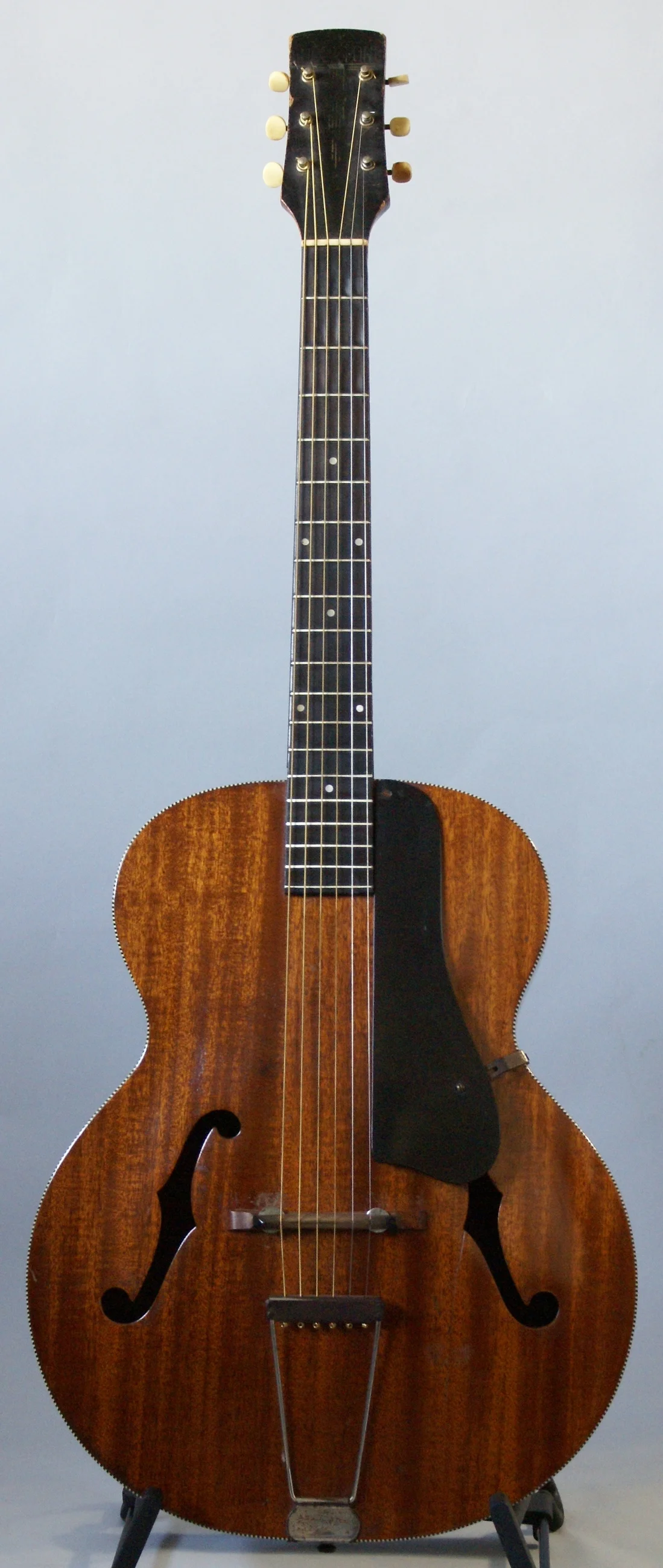1938 SUPERTONE MAHOGANY ARCHTOP GUITAR