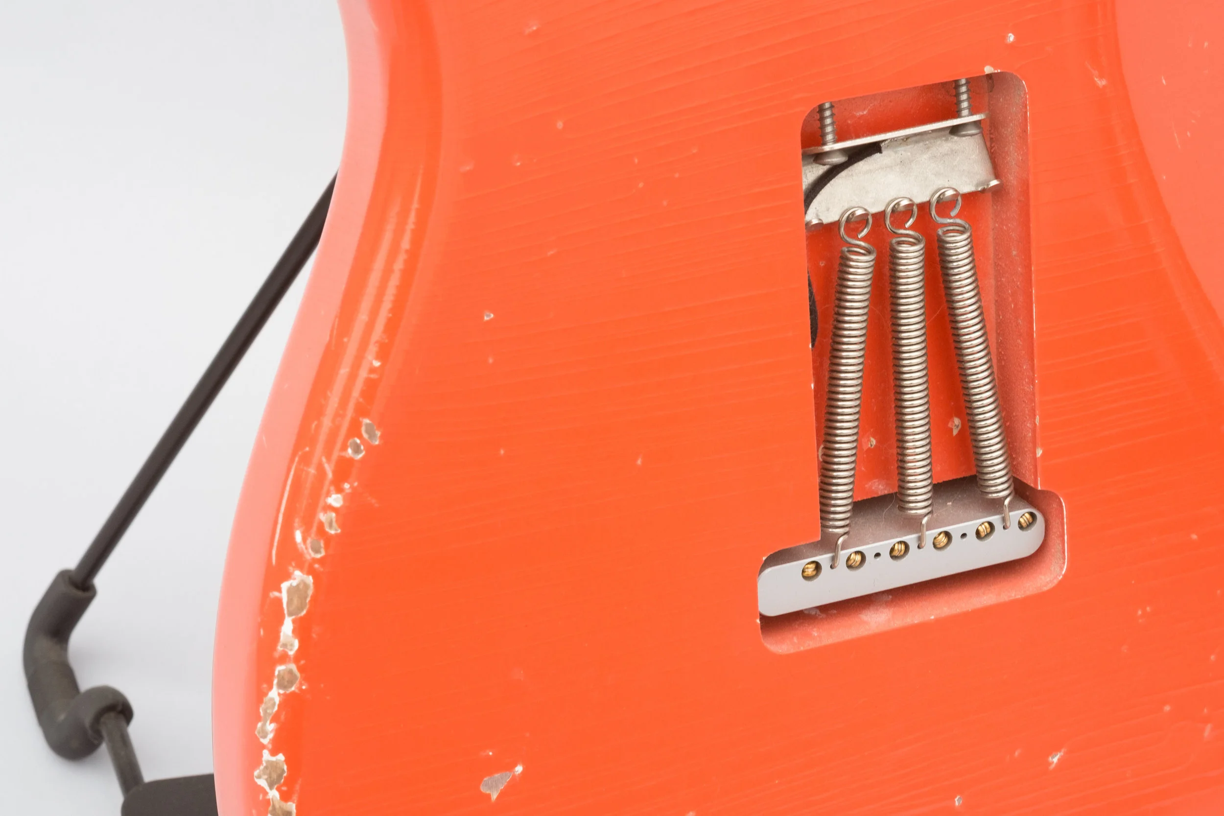Honeybee Originals S-Model Fiesta Coral Guitar2.jpg
