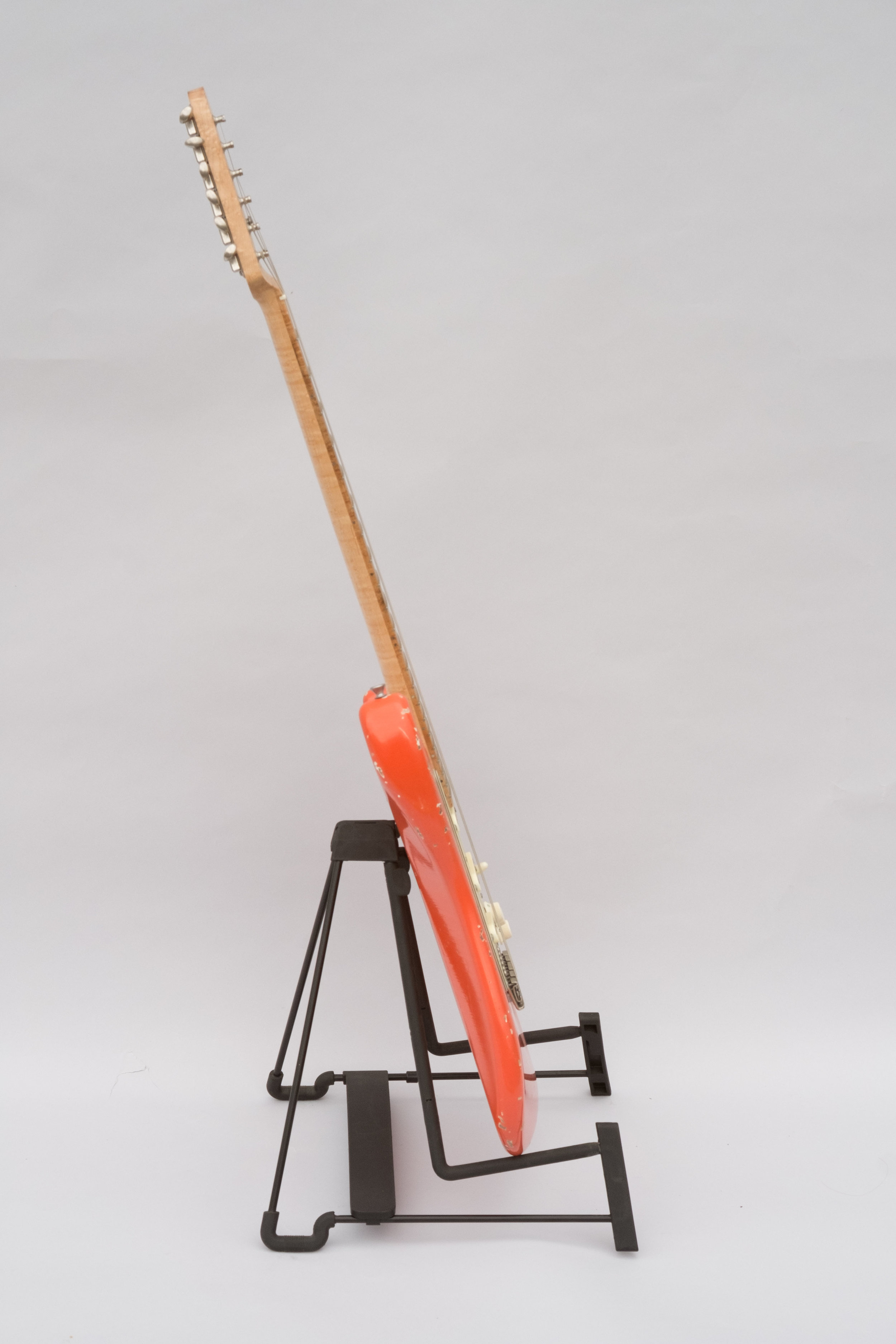 Honeybee Originals S-Model Fiesta Coral Guitar4.jpg