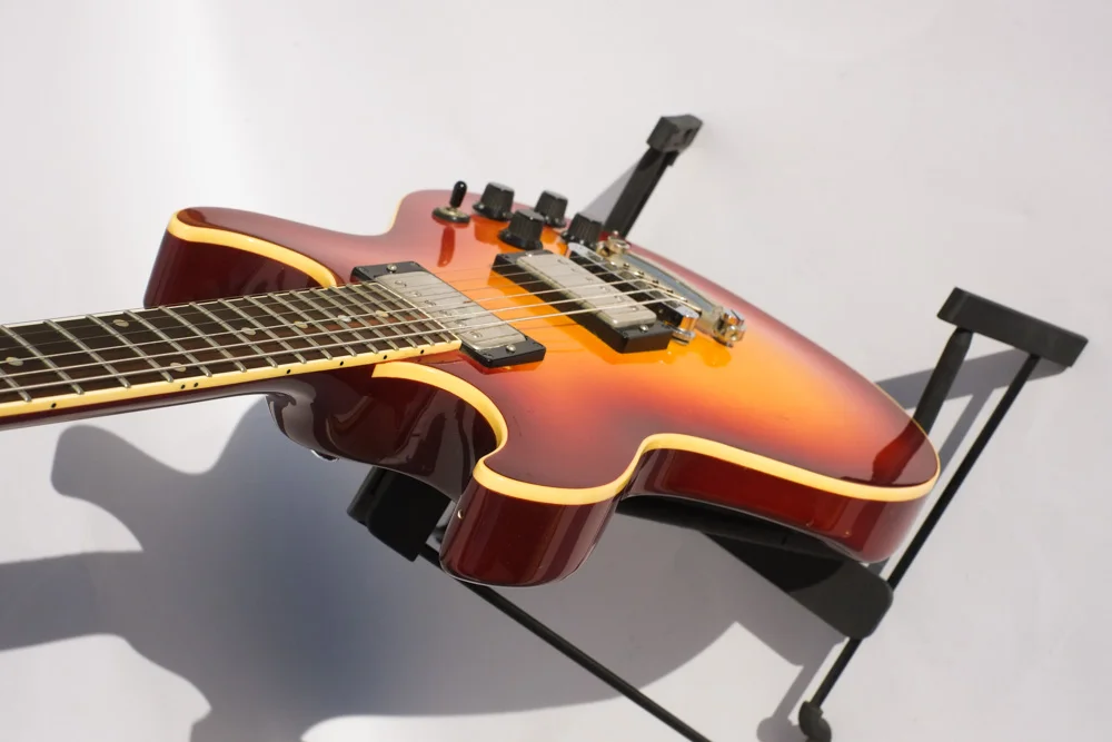 Honeybee Vintage Fender Flame 1980s-3.jpg