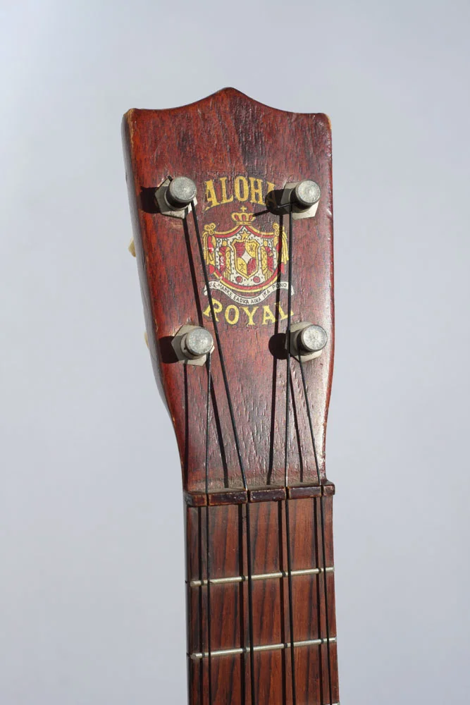 Honeybee Vintage Aloha Royal Soprano Ukulele-5.jpg
