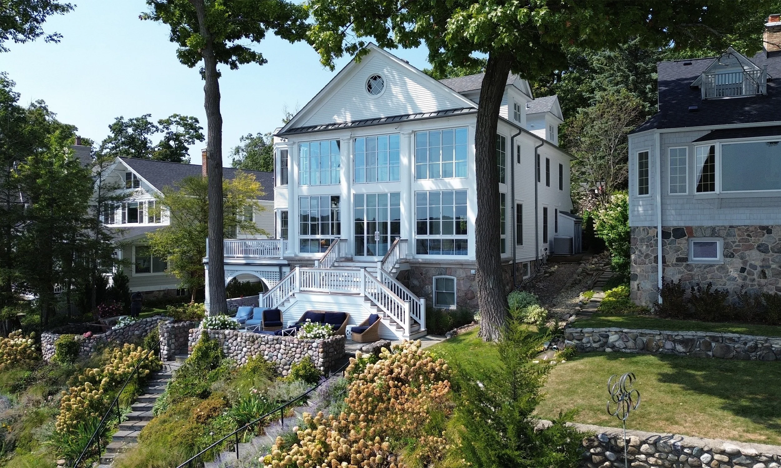 EXTERIOR.jpg
