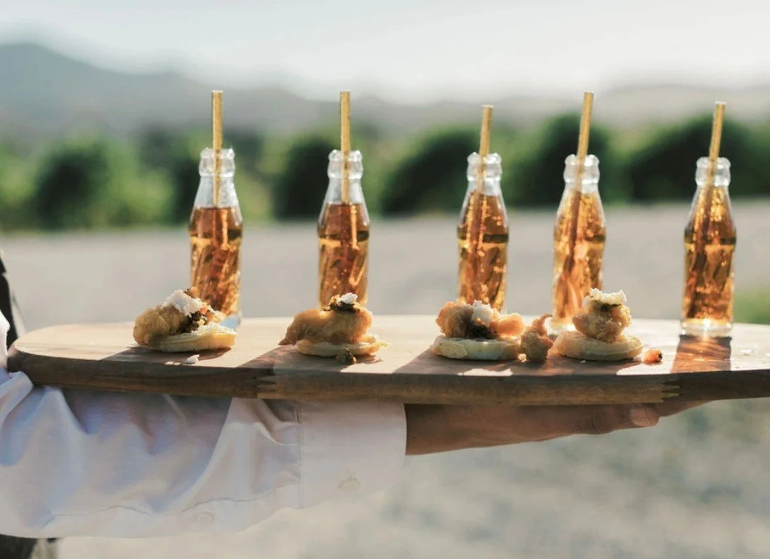 Give your guests a foodie experience they won&rsquo;t forget ✨ this wedding served up mini chicken + waffle bites paired with a cocktail in the cutest glass&hellip; talk about delicious &amp; memorable!