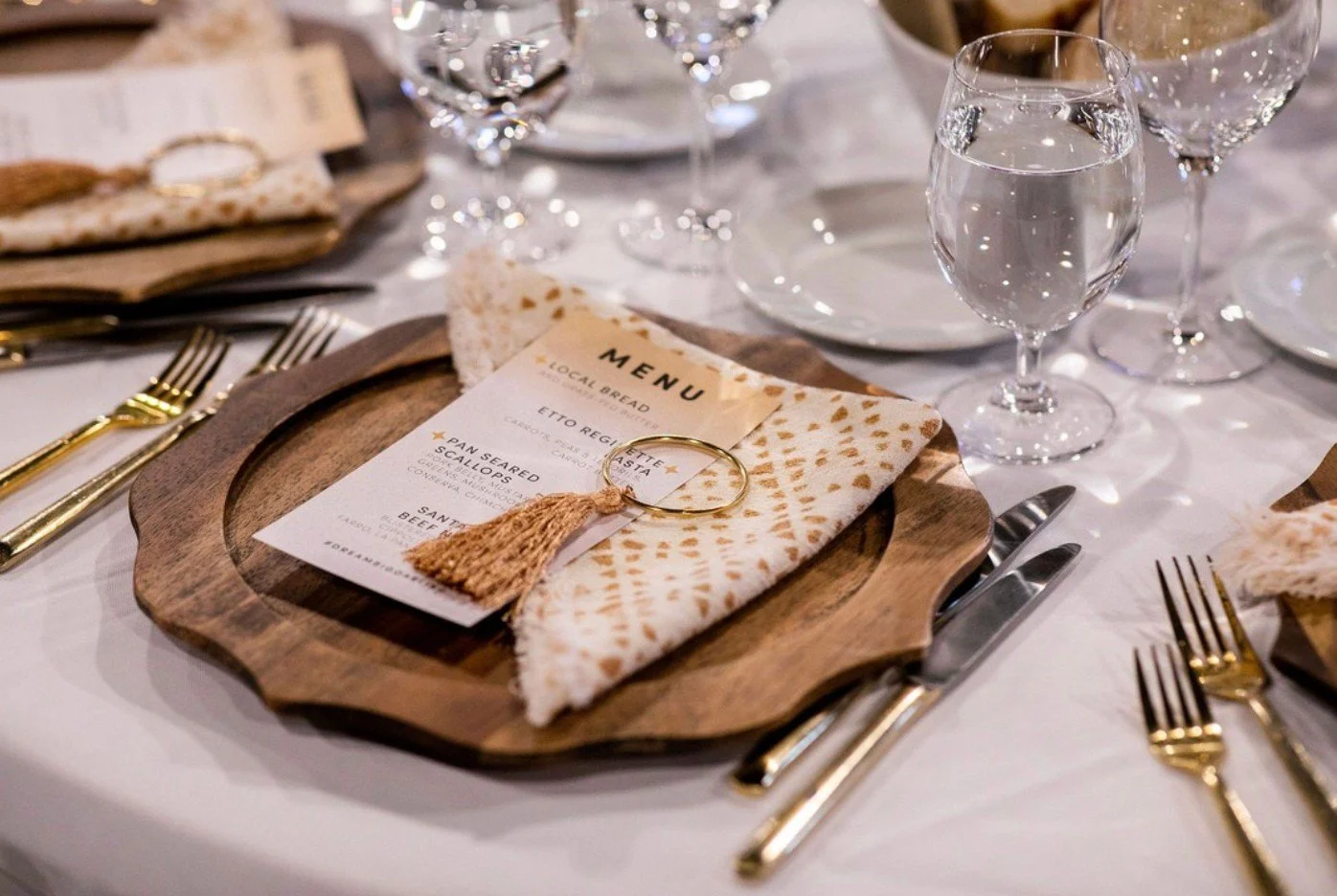 We always tell our couples&mdash;make it yours! ✨ The Ancient Peaks Barn is so versatile you can truly let your personality shine through in the d&eacute;cor.⁠
⁠
Photographer: @acaciaproductions⁠
Venue: @ancientpeaksbarn⁠ + @smrv_events⁠