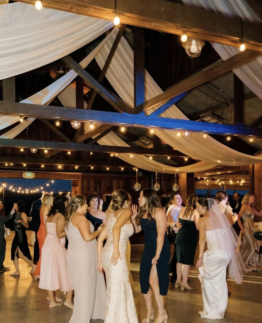 Picture this: you + your friends, laughter filling the barn, dancing without a care in the world. 💍 book your wedding at ancient peaks barn and let the good times roll.⁠
⁠
Venue: @ancientpeaksbarn⁠ + @smrv_events⁠
Coordinator: @idoeventscentralcoast