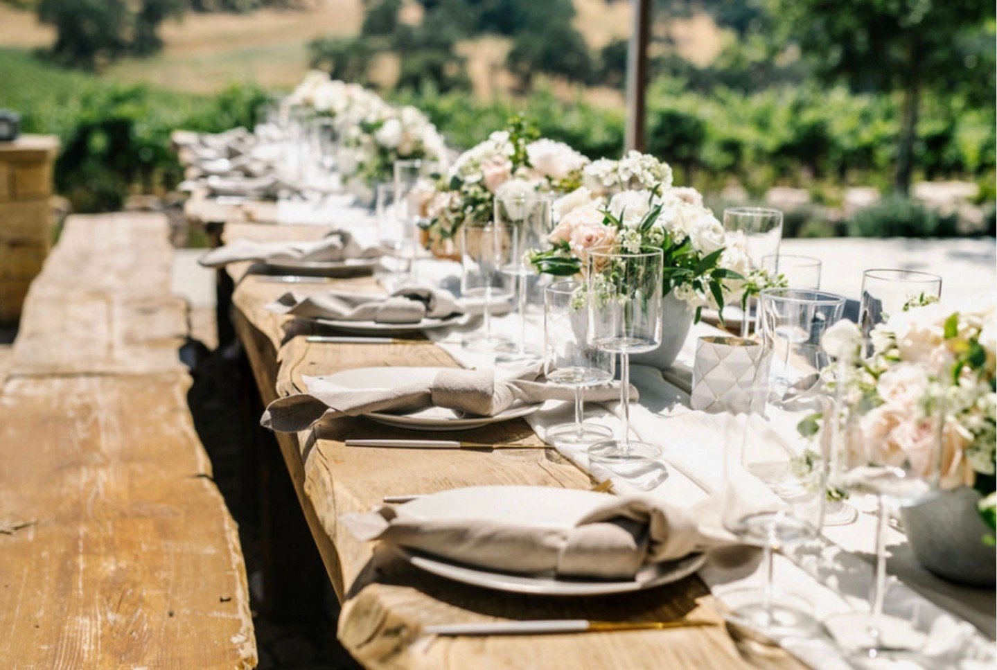 Blush neutrals never go out of style. 🌸 What is your holiday tablescape vibe?
