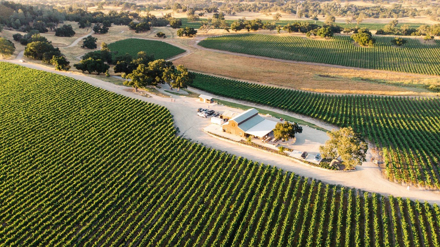 A view worth planning around.⁠
Book your wedding at Ancient Peaks Barn today.