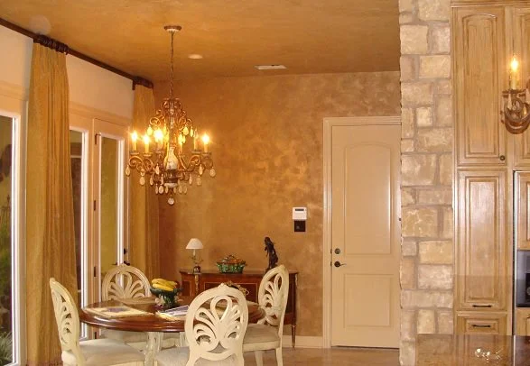 Hand-troweled & glazed ceiling with waxed plaster walls