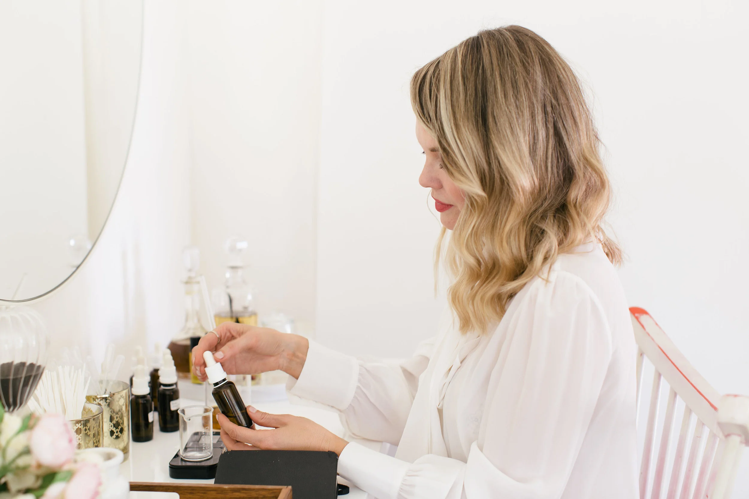 Skin Expert. Natural Fragrance Consultant. Skincare Creator. Life Coach.