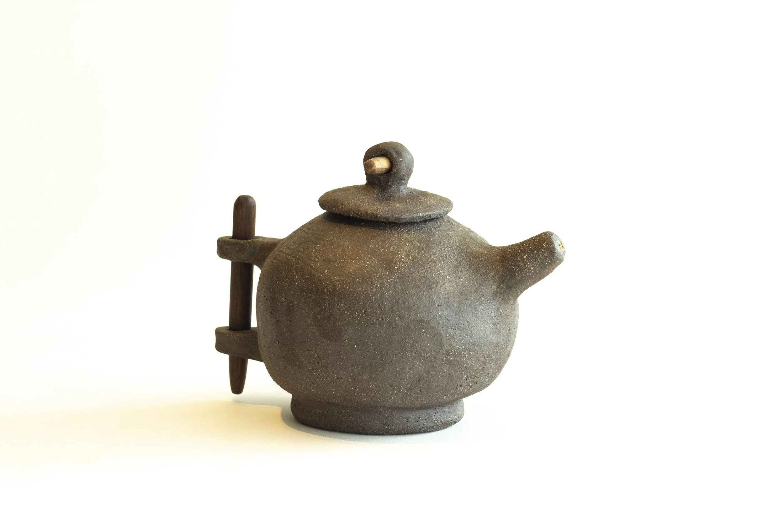 CERAMIC TEA POT 08.jpg