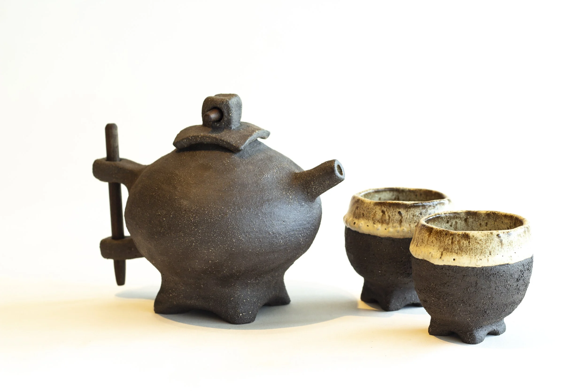 CERAMIC TEA POT 06.jpg