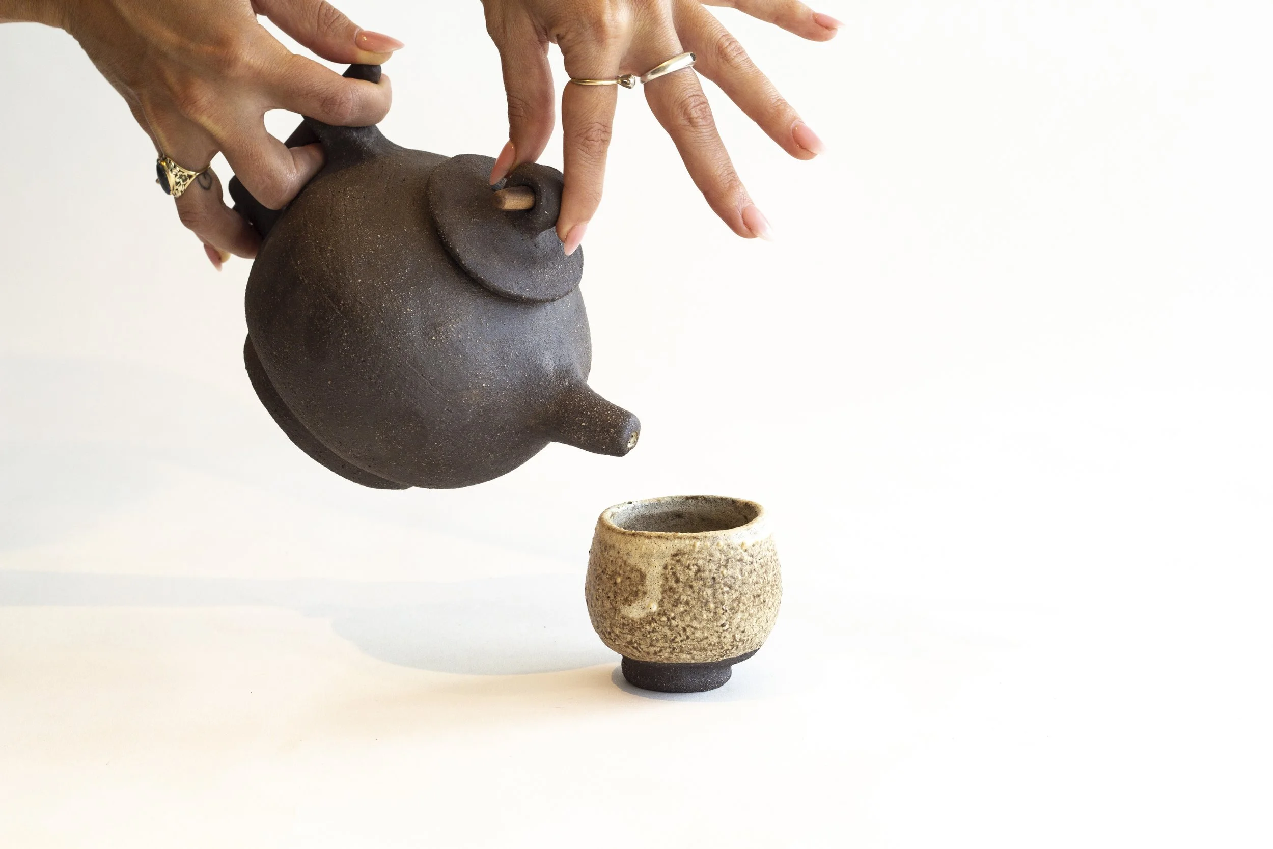 CERAMIC TEA POT 11.jpg