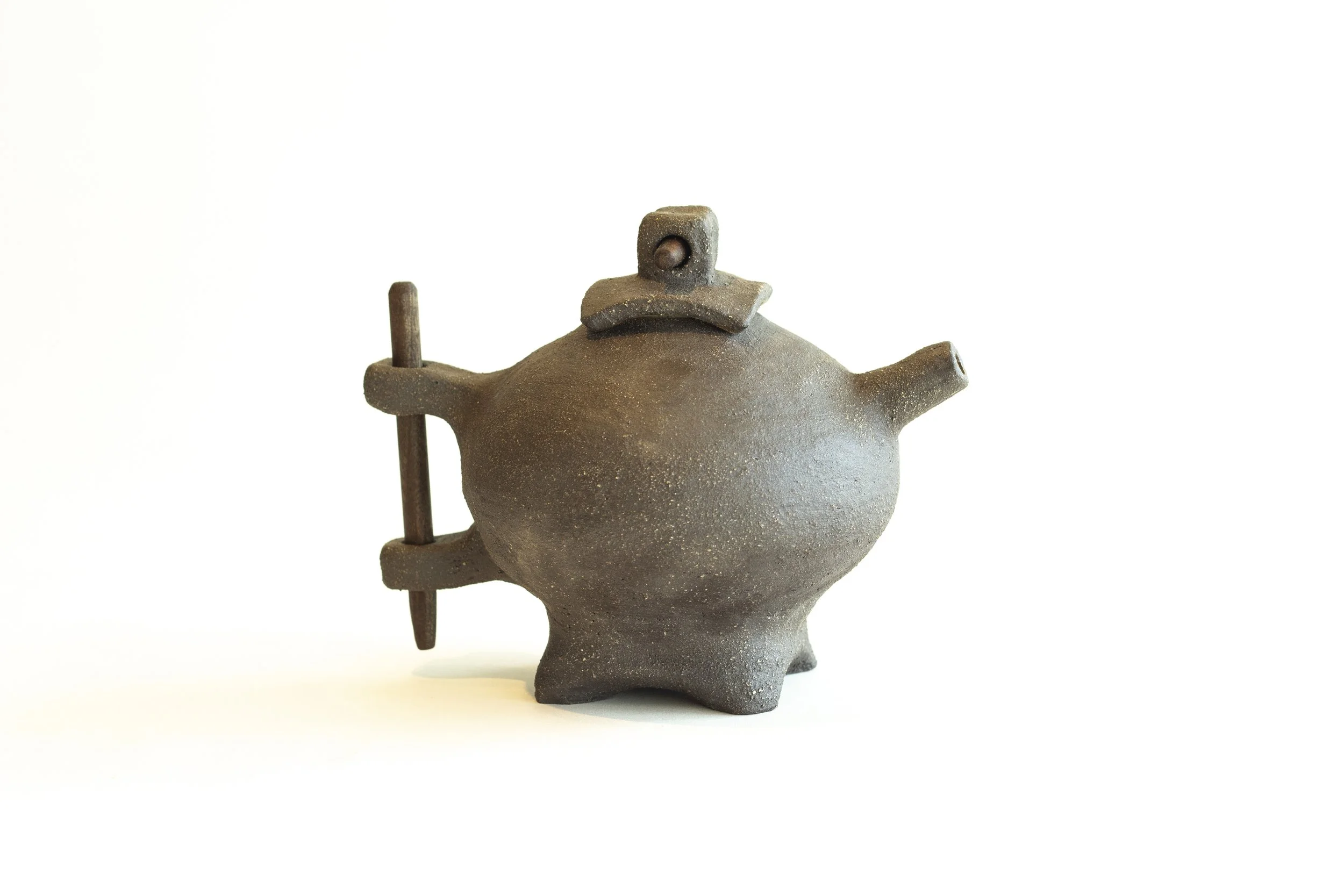 CERAMIC TEA POT 05.jpg