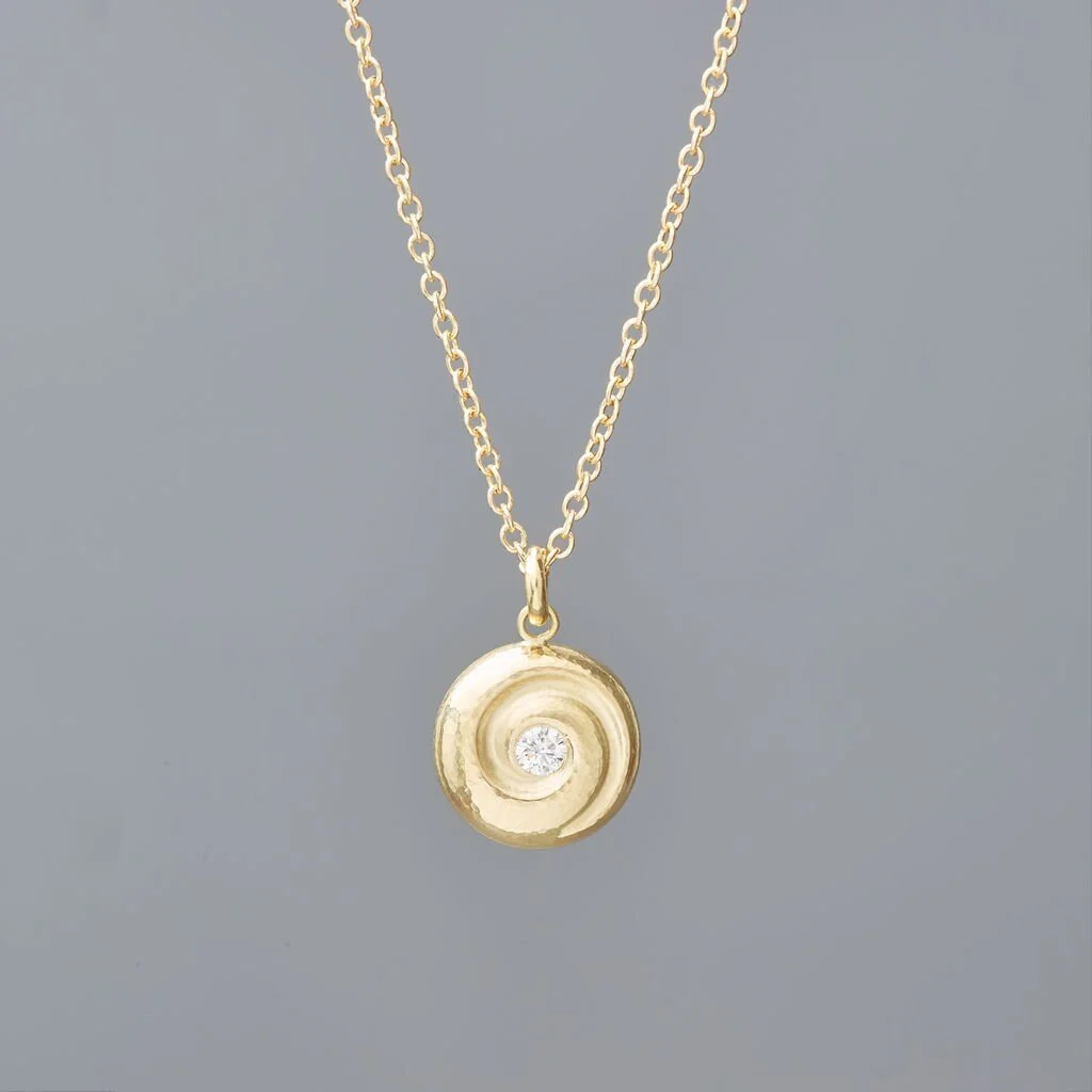 Spiral pendant in 18k yellow gold 