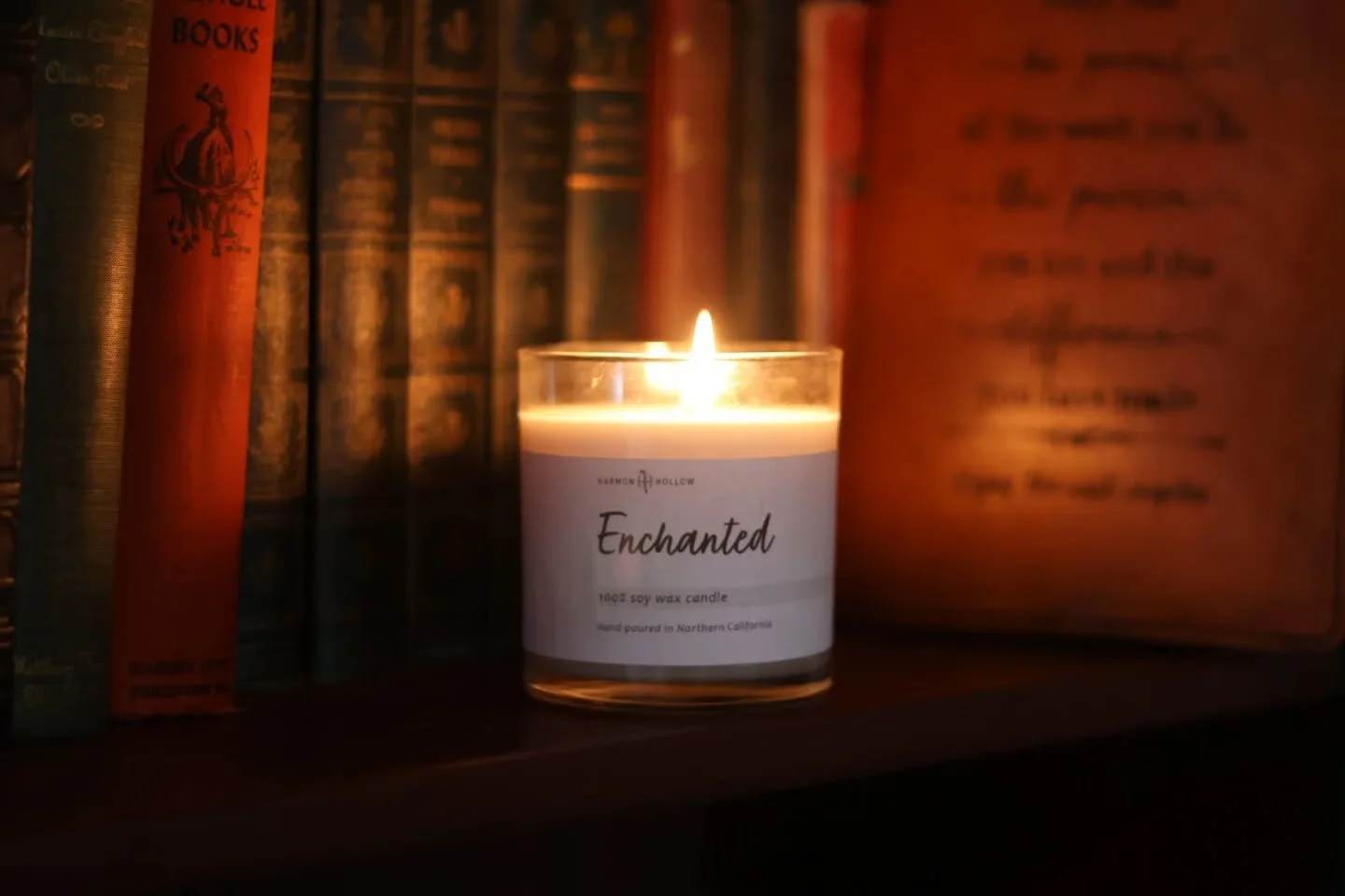 When your sister is learning photography and happens to also like your candles 😂

#homemadecandles #cleanburn #soycandles #harmonhollow #artisancandles #artisancrafts #california #candleseason