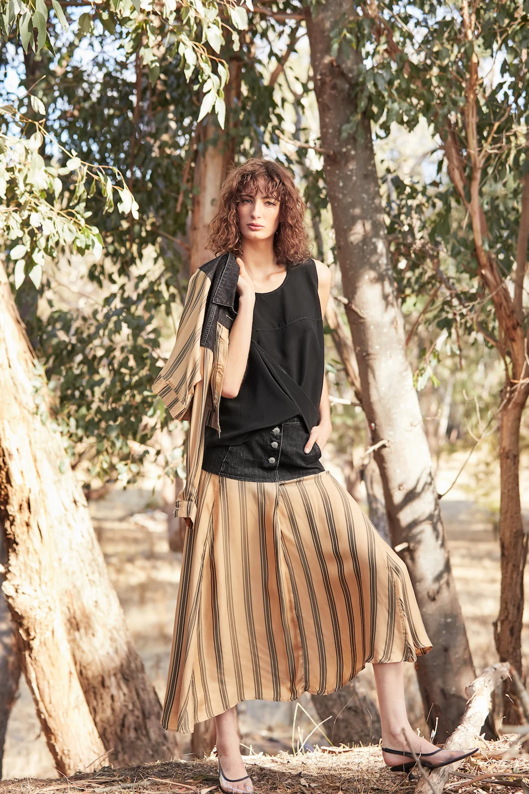 DTY02682 MADELAINE TOP DTY02763 SANDRA JACKET DTY02759 MAY SKIRT MODEL’S OWN SHOES