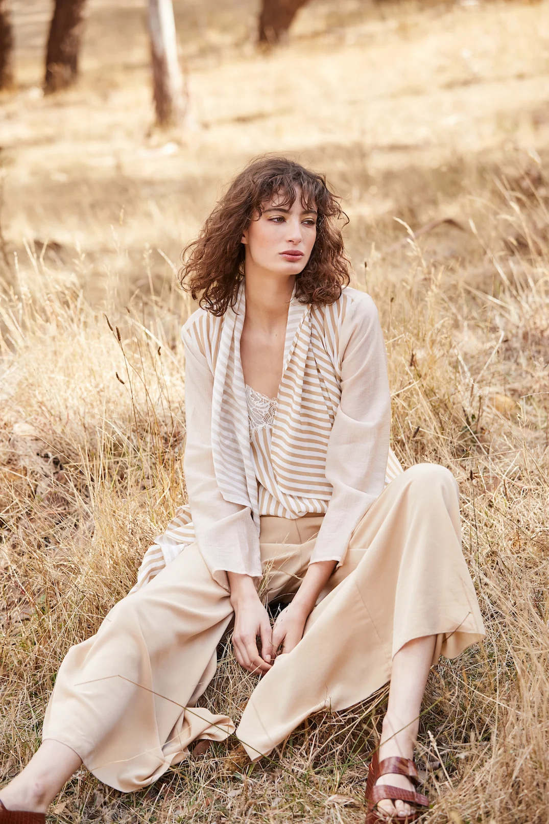 DTY00896 TAMBOURINE CAMISOLE DTY02680B ANNA JACKET DTY01548 MCGEHEE PANT MODEL’S OWN SHOES