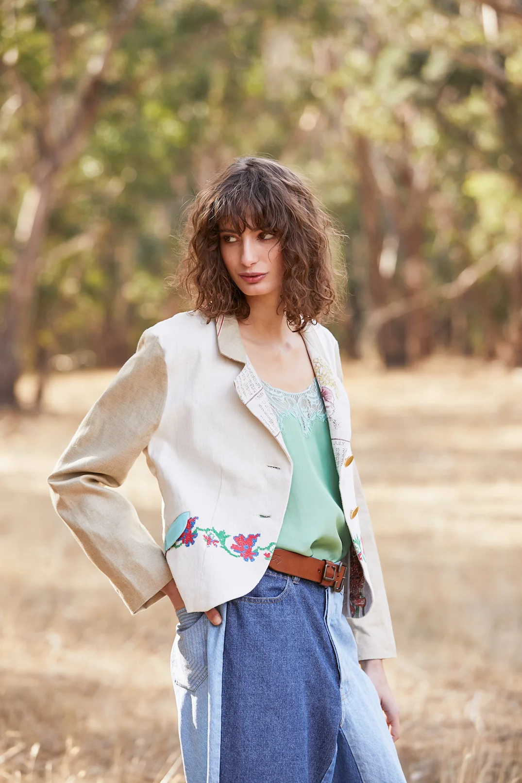 DTY00896 TAMBOURINE CAMISOLE DTY02675V NOMAD JACKET DTY02654 NIC JEANS MODEL’S OWN BELT