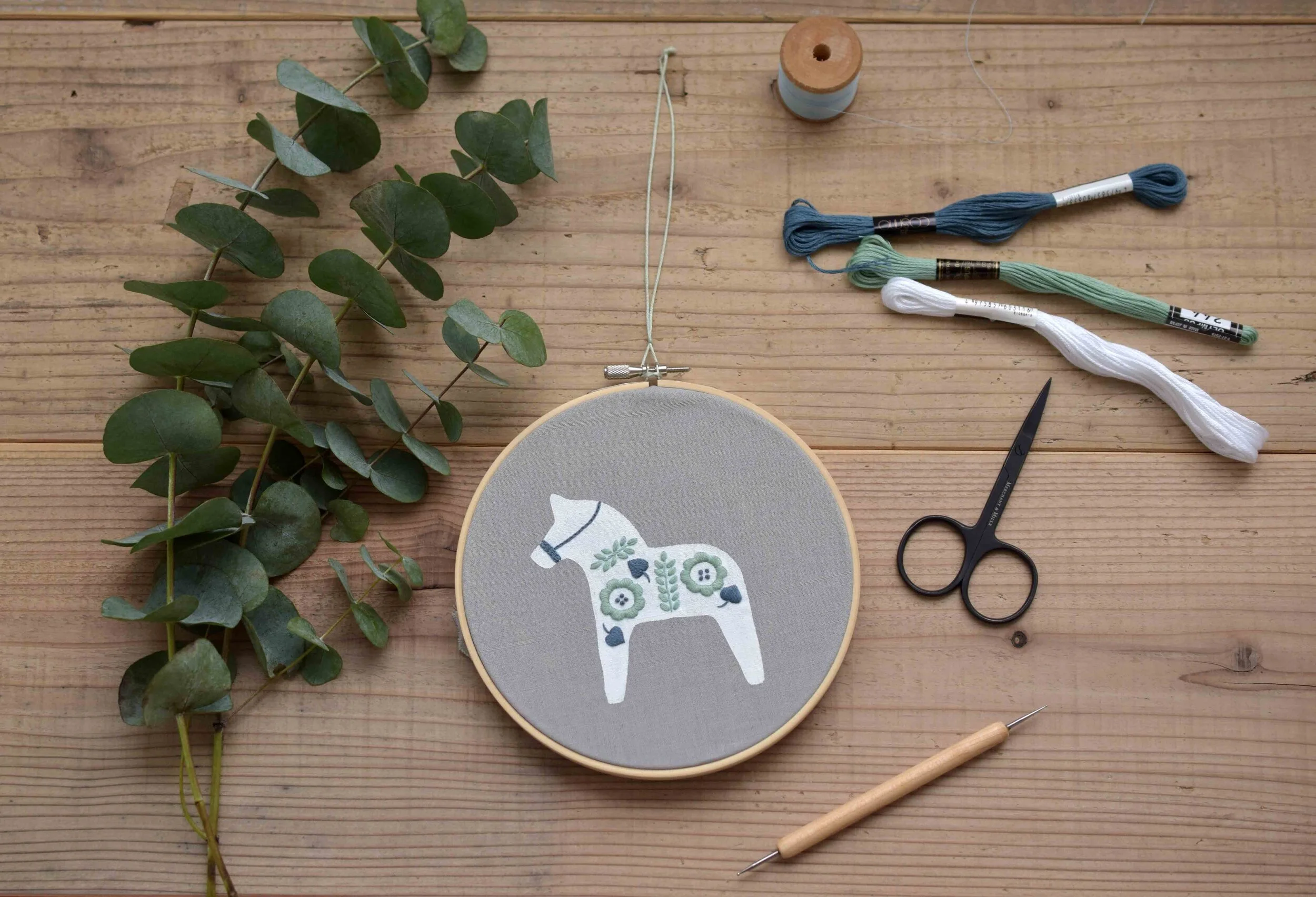 ダーラナ_スタイリング(緑) 2.jpg