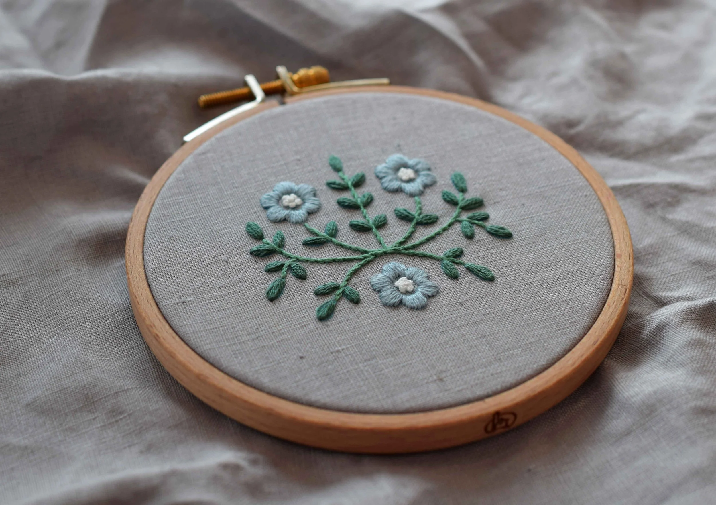 【りん様オーダー専用ページ】リネン刺繍　クッションカバー　マルチクロス りん様オーダー専用ページ】リネン刺繍 クッションカバー マルチクロス