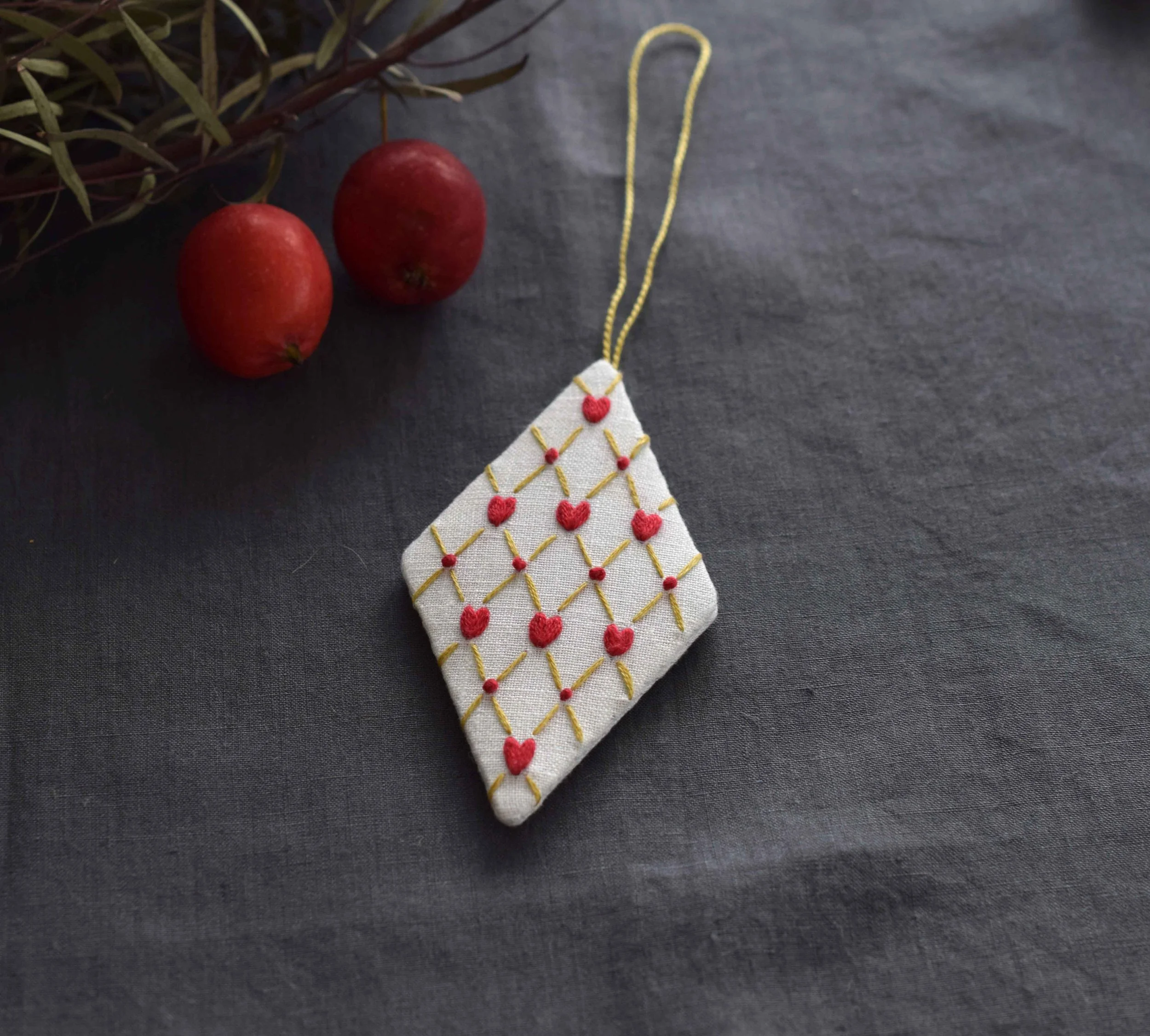 クリスマス刺繍_オーナメント10_アップ.jpg