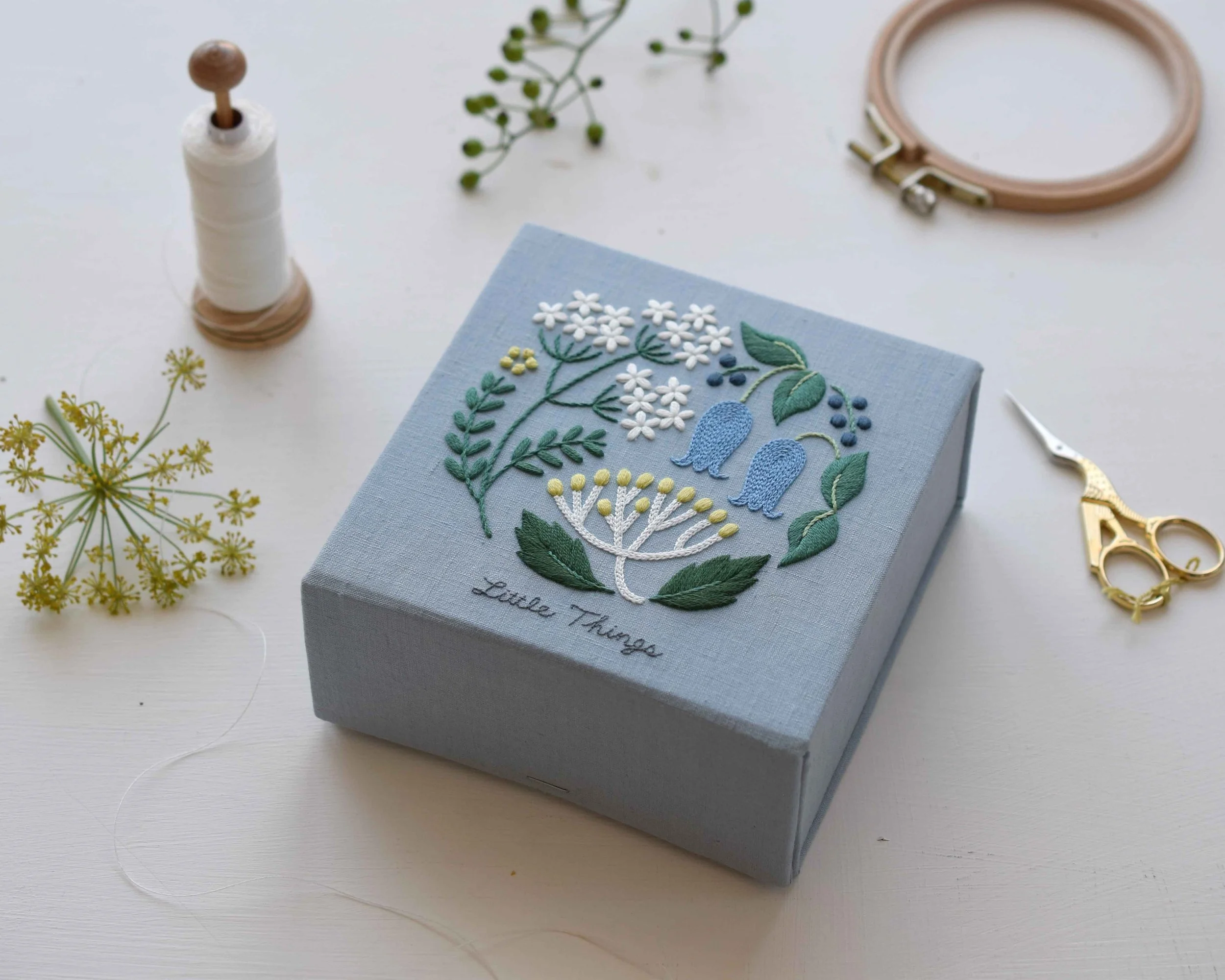 はじめての刺繍の小箱- Flower 草花のスクエアボックス-