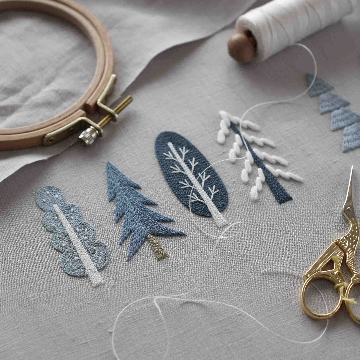 ＼＊オンラインではじめる 🌿北欧刺繍レッスン 🪡＊／⠀⁠
⁠
寒さも深まり、年末年始が近づいてきました☺️⁠
お休みの間、ご自宅でご自身のペースで取り組める⁠
オンラインレッスンのご紹介です🪡⁠
⁠
刺繍を一からじっくり学びたい方向けの⁠
「北欧刺繍シリーズ」🪡⁠
⁠
代官山の教室で生徒さんが一番多い基本のレッスンを⁠、オンラインでもご受講いただけます✨⁠
⁠
「北欧刺繍入門」🌱 &rarr; 「北欧刺繍基礎」🌿 &rarr; 「北欧刺繍応用」🌸⁠
と、段階的にステップアップしなが