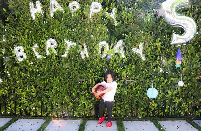 Happy birthday to the light of my life! To the boy that gets ready on his own every morning, to the one that checks up on me every time I say ouch or shit (lol), to the boy that always makes the best of every situation. To the one that gives me plent