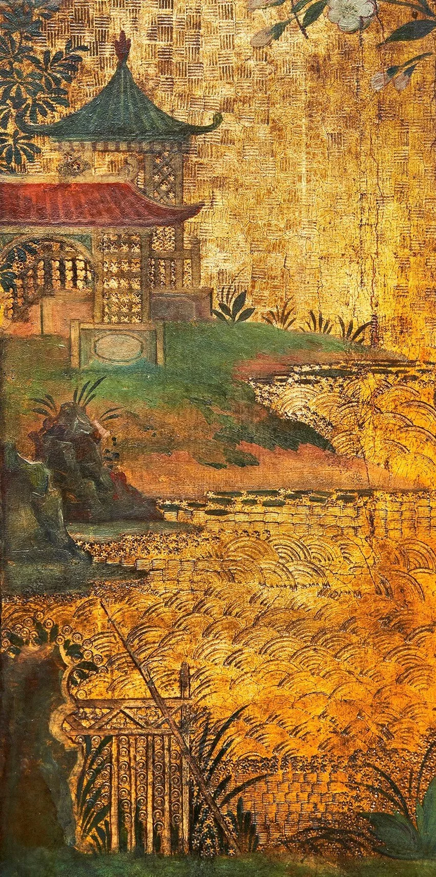 Gilt Leather Screen detail 1 900KB.jpg