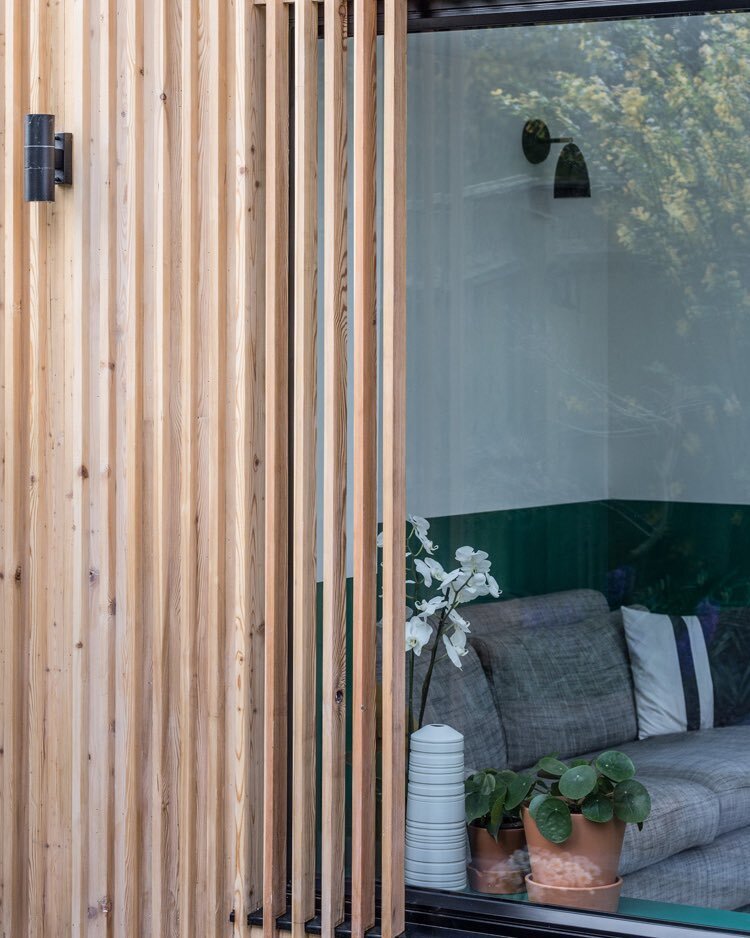 The recent garden room we completed with simple detailing to the external timber cladding #design #build #gardenroom #wowdevelopments #builders #birmingham #renovation #modernhouse #wood #texture #timber #contemporary