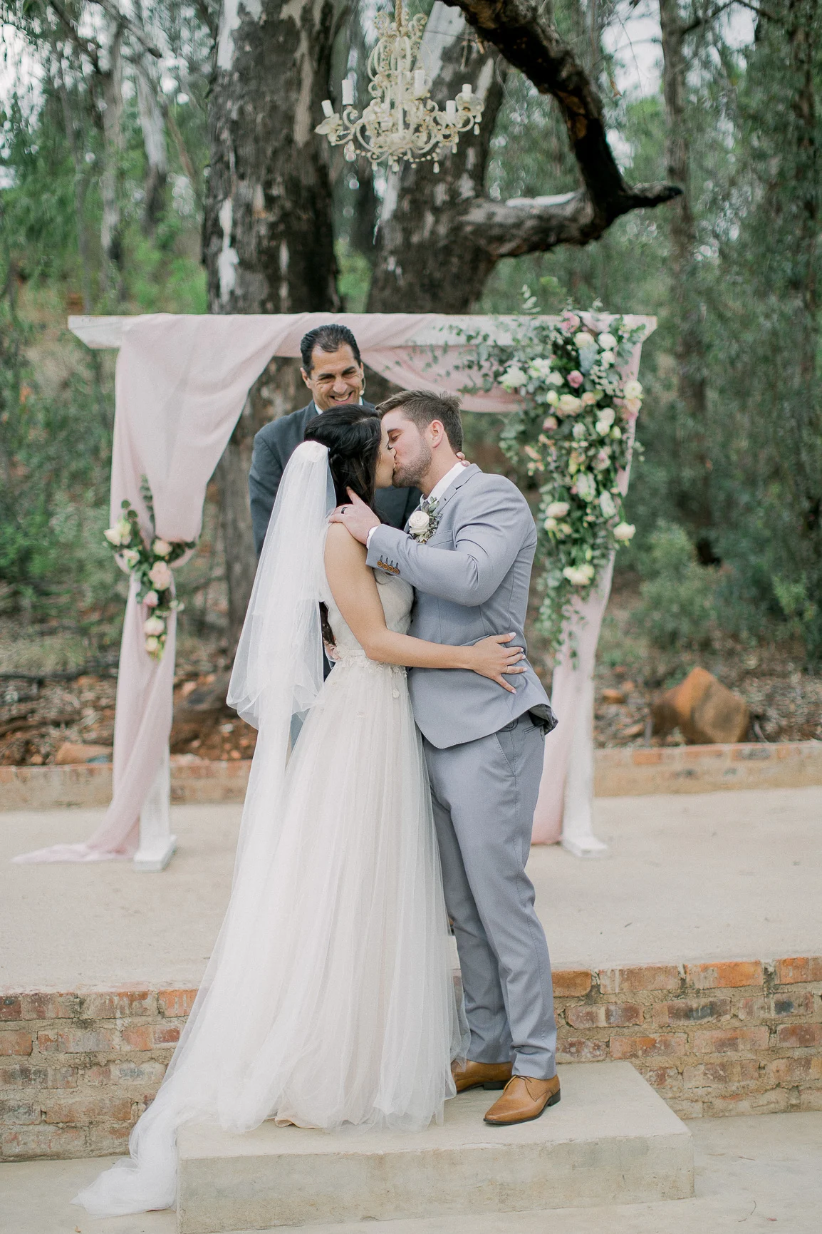 lace on timber wedding_004.jpg