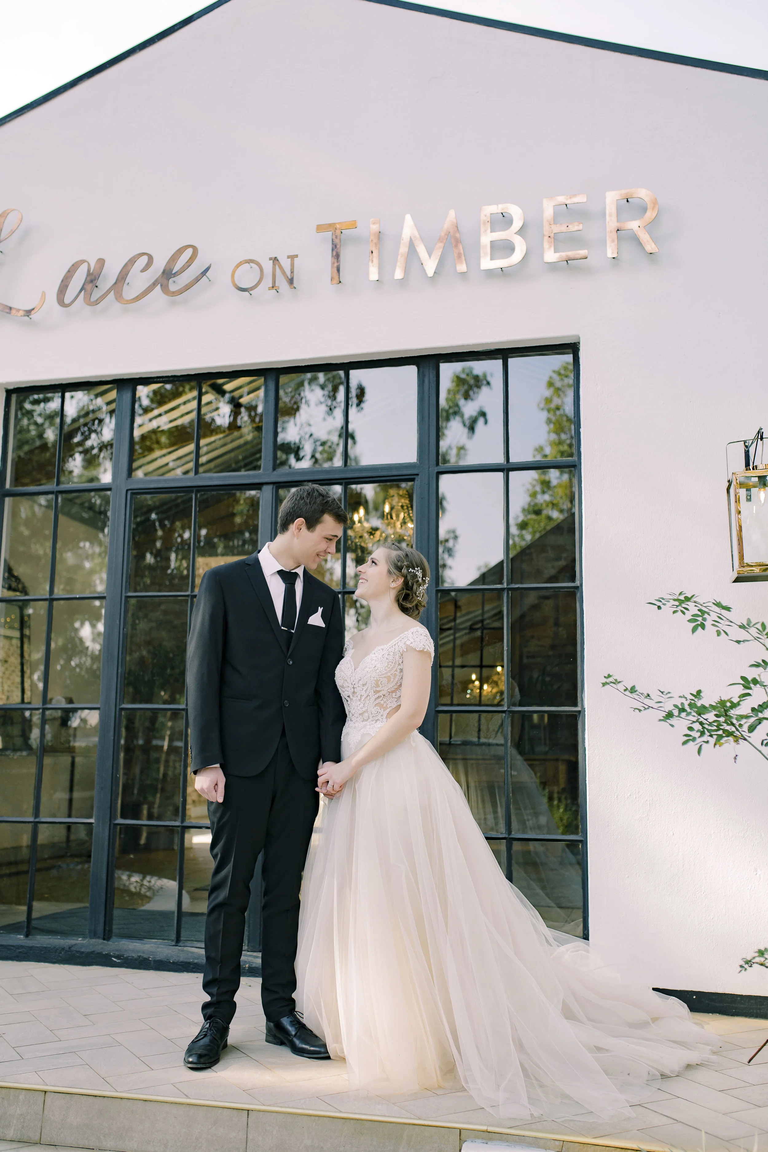 Lace on Timber wedding 2019