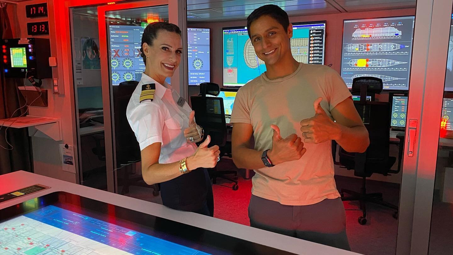 After the important people left, I got to hang with la @captainkatemccue in the cold fusion nuclear red oktober room (😂) aboard the @celebritycruises ship the Edge. 
The first (and coolest) ship to leave an American port in 15 months! 99% of the pas