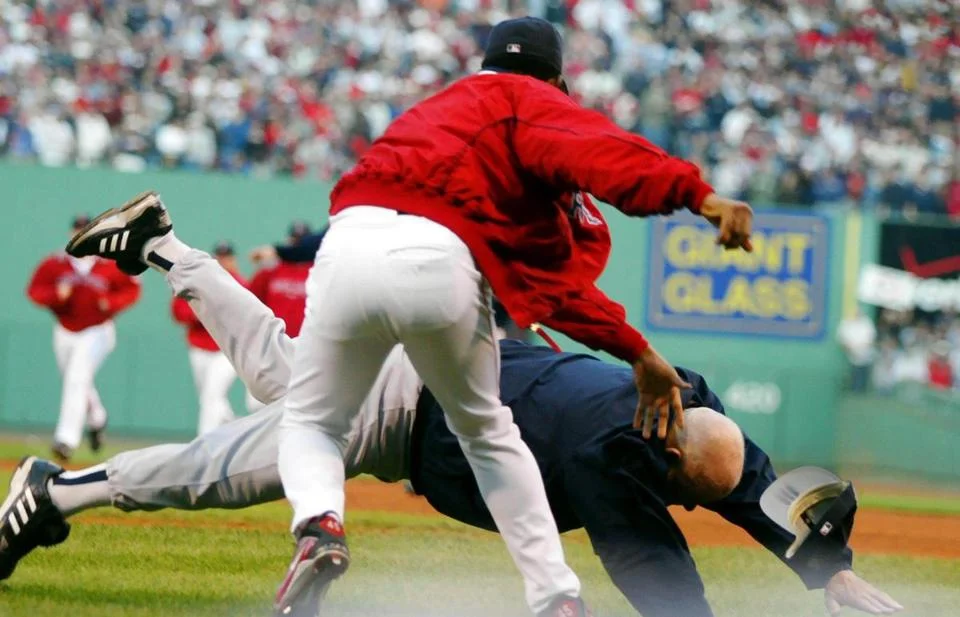 Baseball Brawl Of The Week Pedro Martinez Vs Don Zimmer 10 11 2003 The Sport Sesh