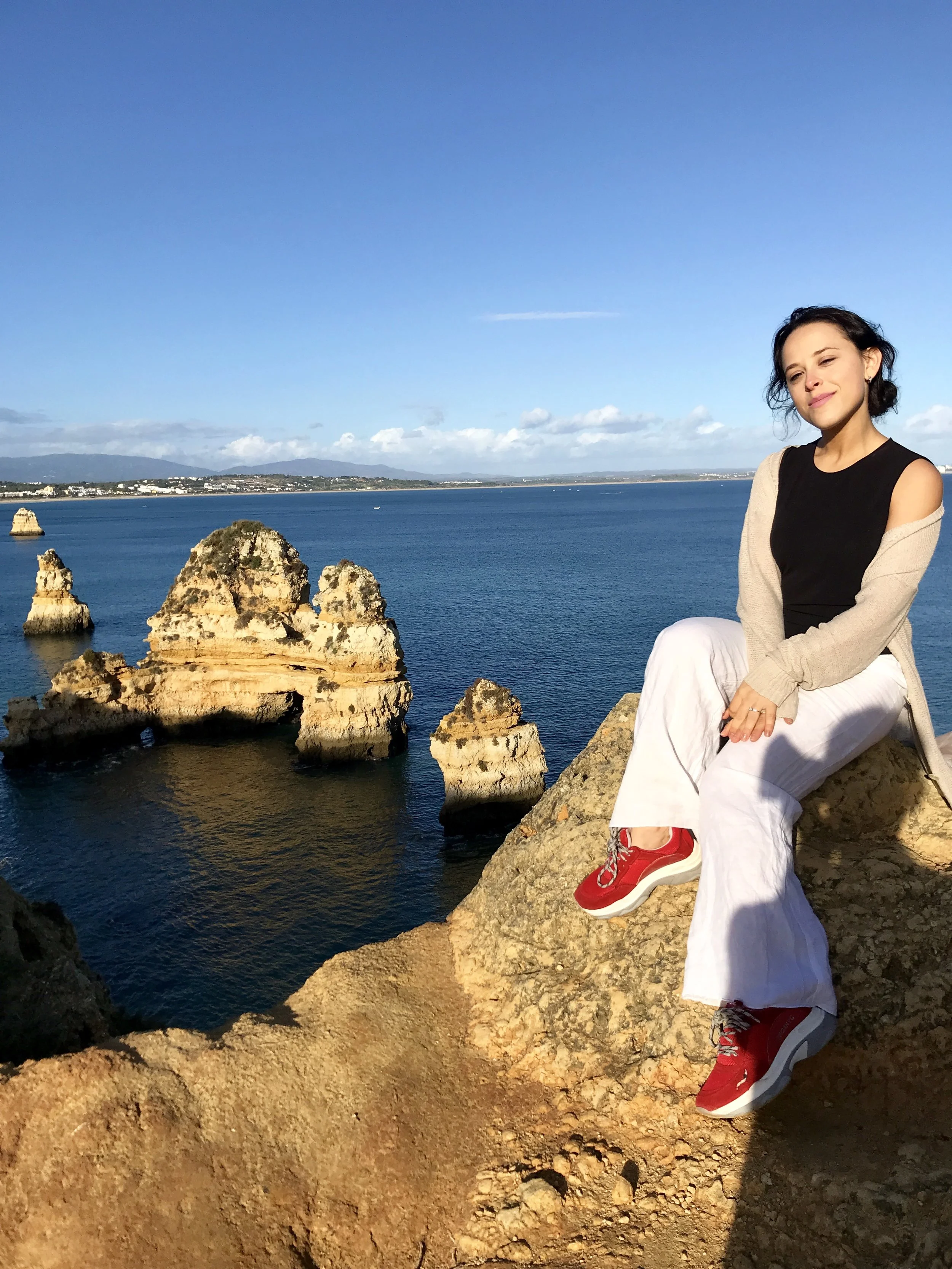 Me on the cliff face by Ponta da Piedade and O Camilo