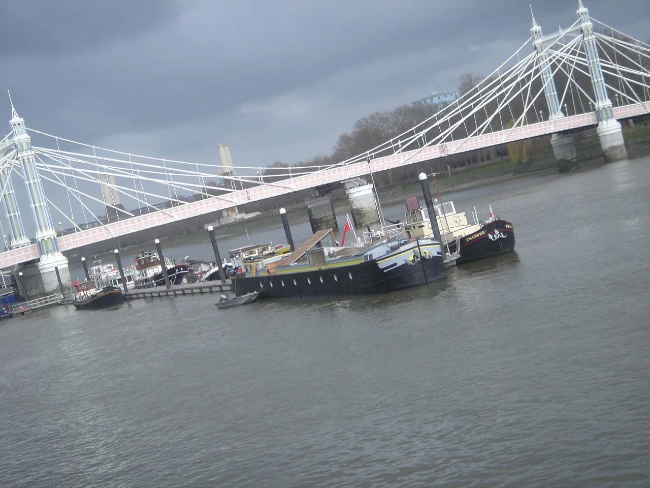 L'Alliance on the Thames