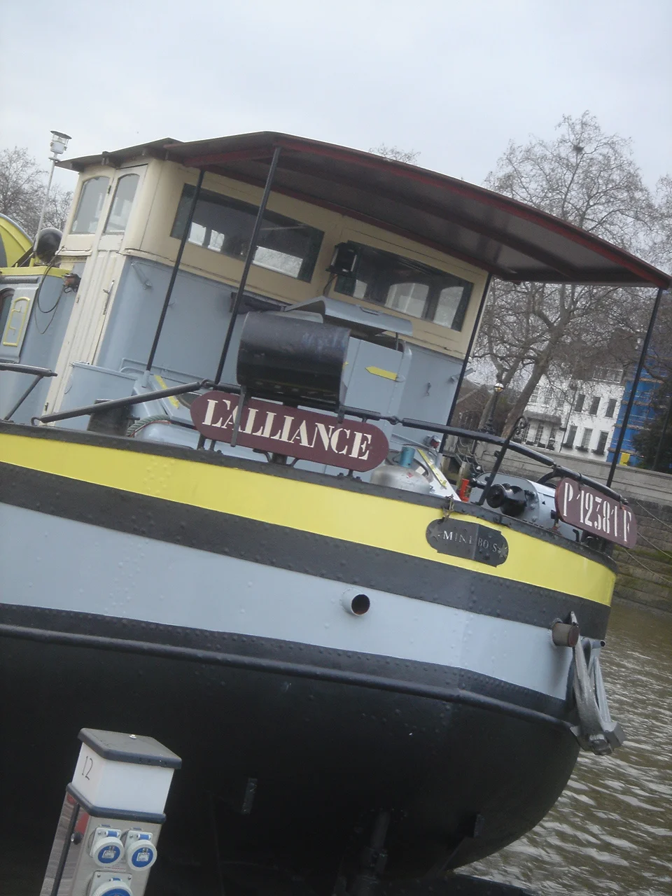 L'Alliance on the Thames