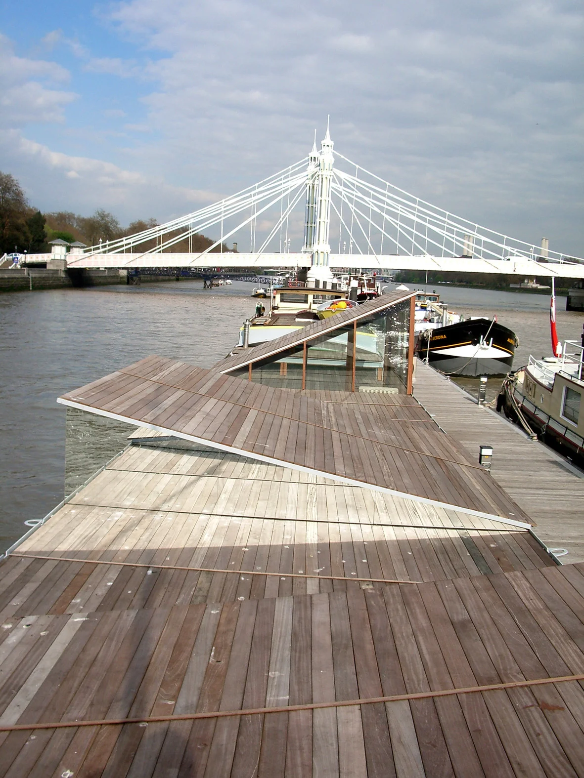 L'Alliance on the Thames