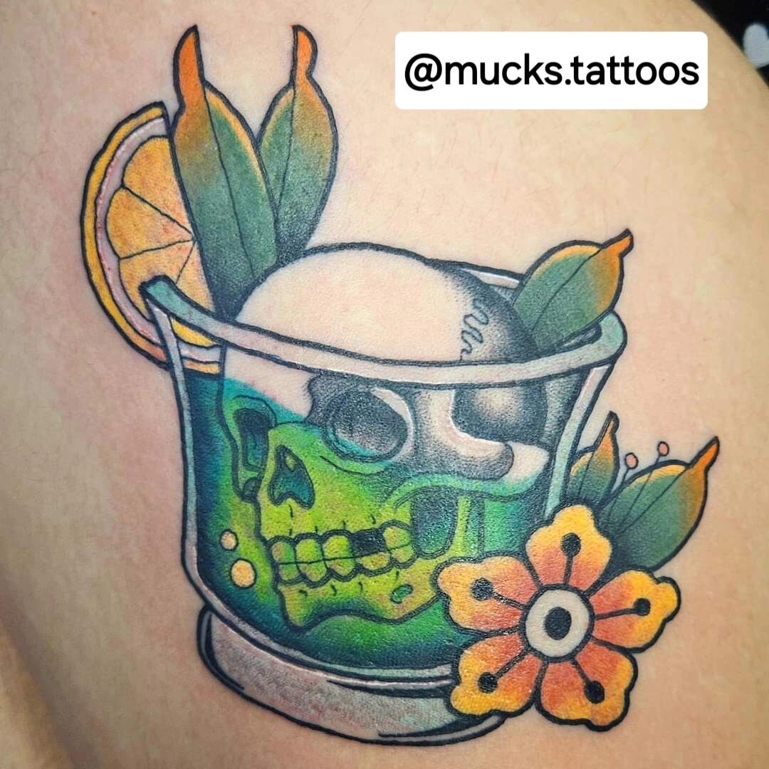 Fun colorful one by Erika yesterday! Be on the look out for a flash sheet of similar designs available from @mucks.tattoos 💀🍋💚

#ohiotattooers #colortattoo #cincinnatitattooer #skulltattoo #tattoofun