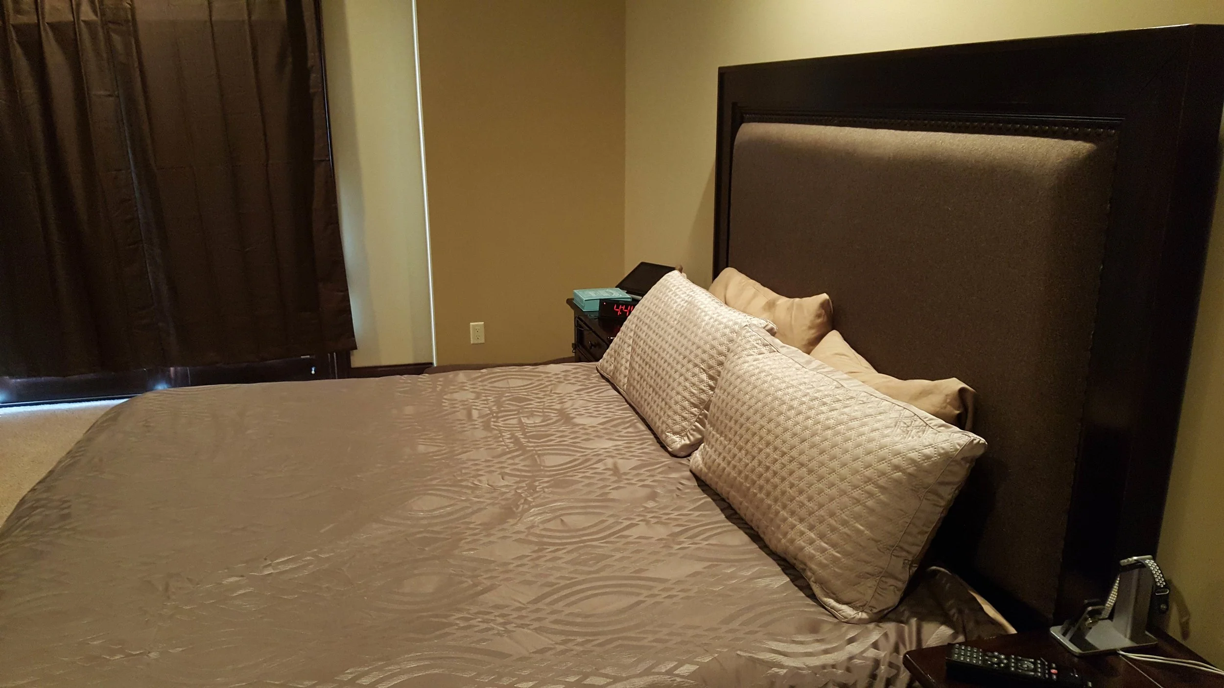 master-bed.jpg
