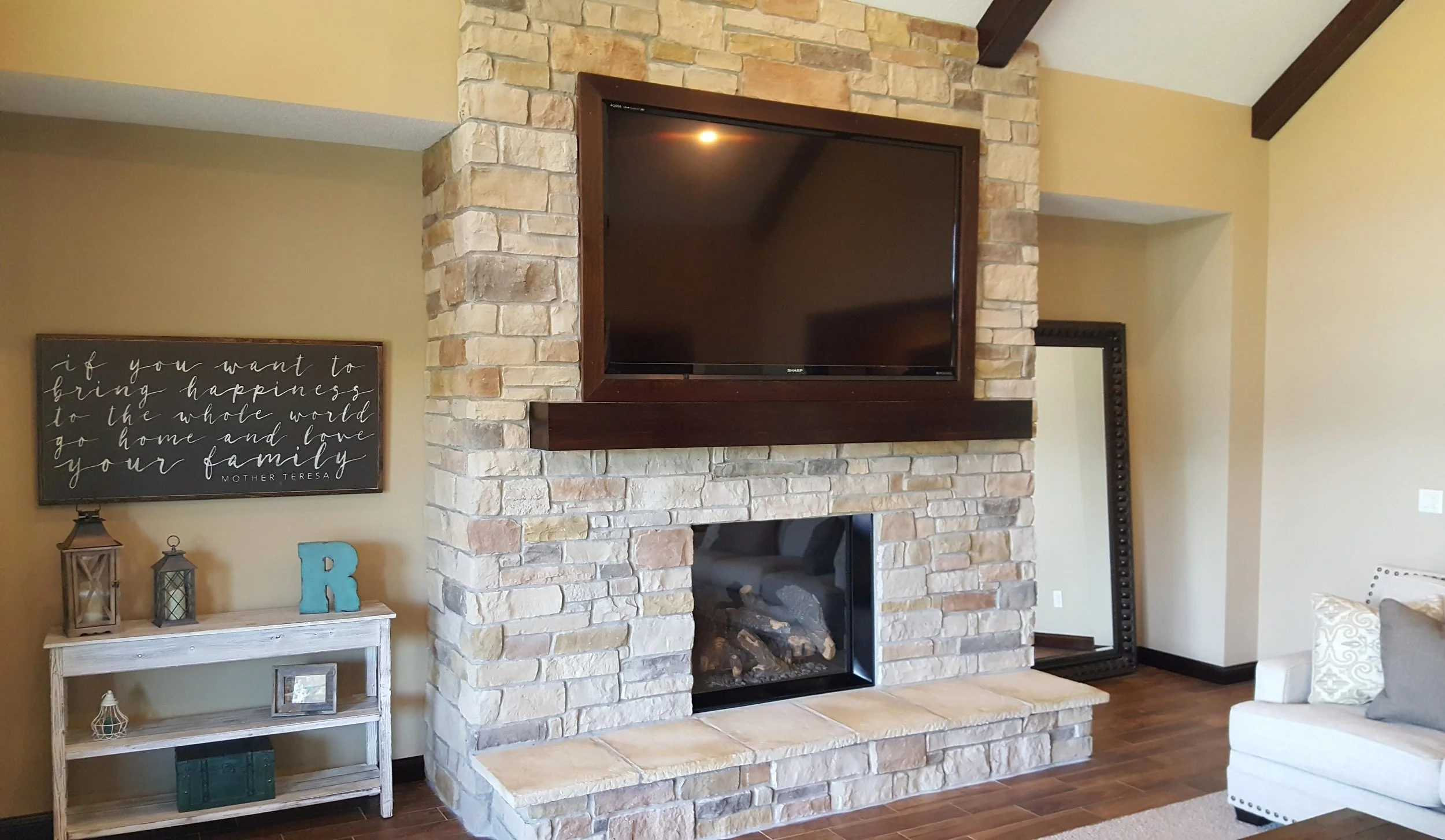 living-fireplace-wide.jpg