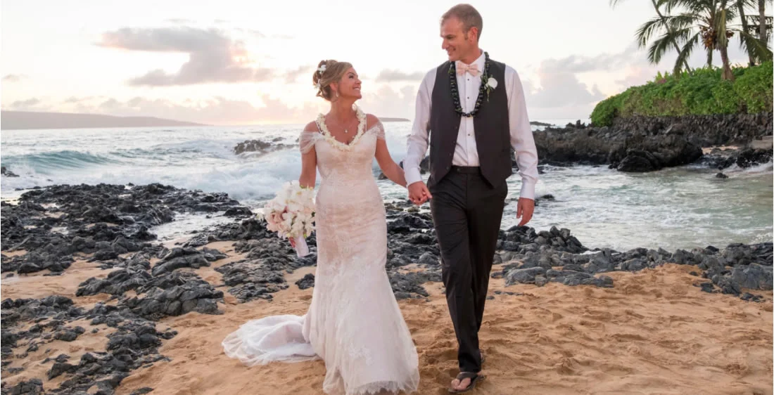 On March 4, 2017, Natasha and Tony Rounds were married on a beach at McKenna Cove in Maui.