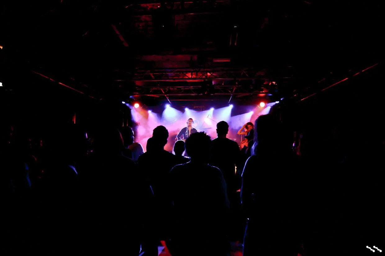 Jaimi Faulkner Band Crowd