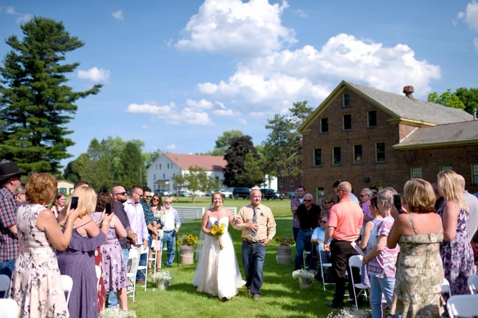 shaker-heritage-barn-wedding-day004.jpg