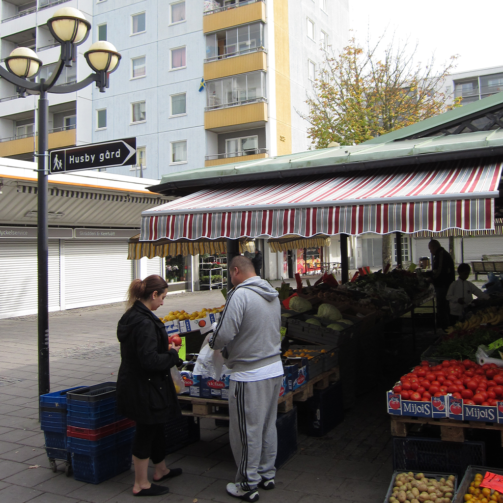   Tower communities can have fresh fruit and vegetables available within walking distance of peoples' homes.   Stockholm, Sweeden 