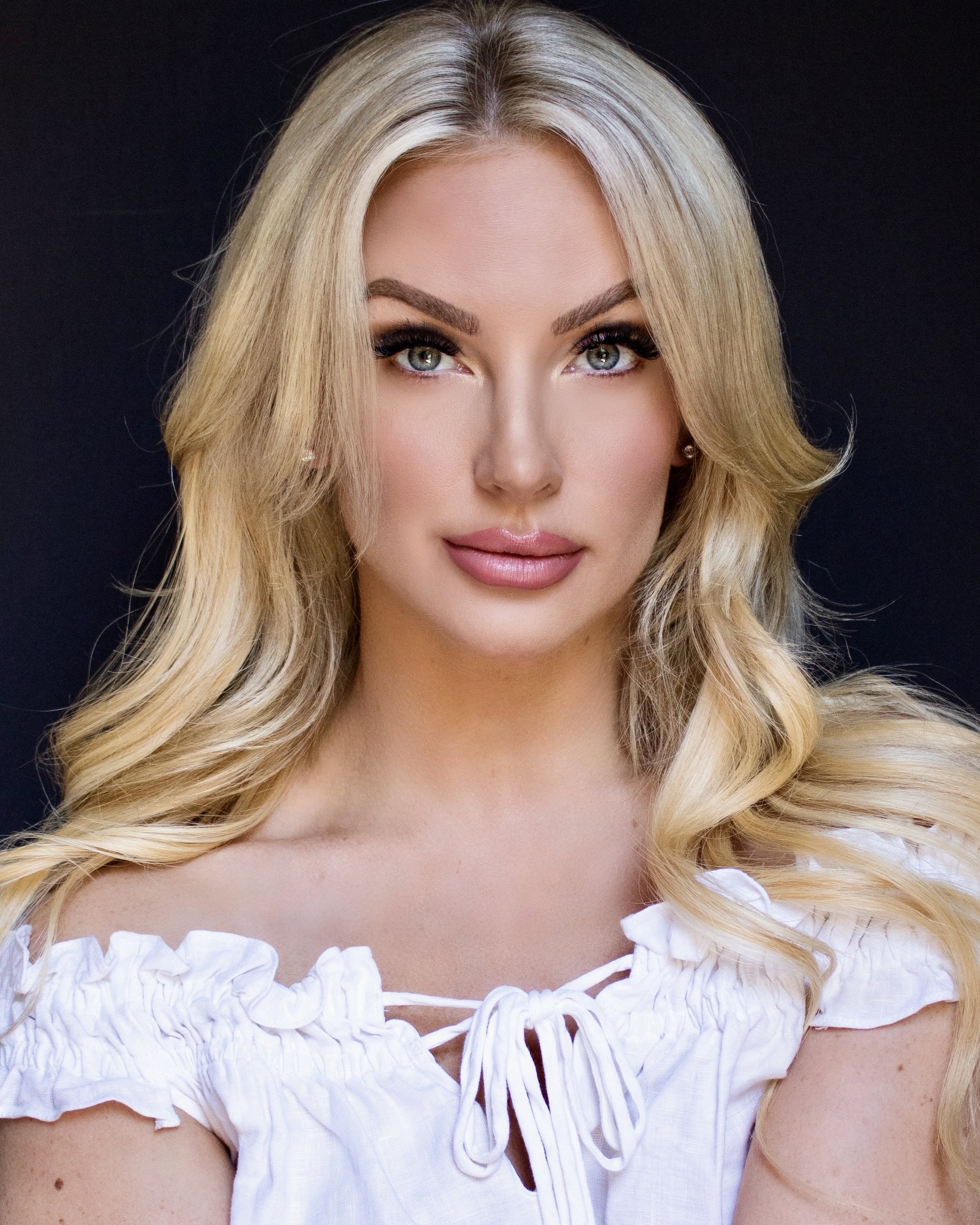 EMMIE KIVELL '23 FRONT HS.jpg